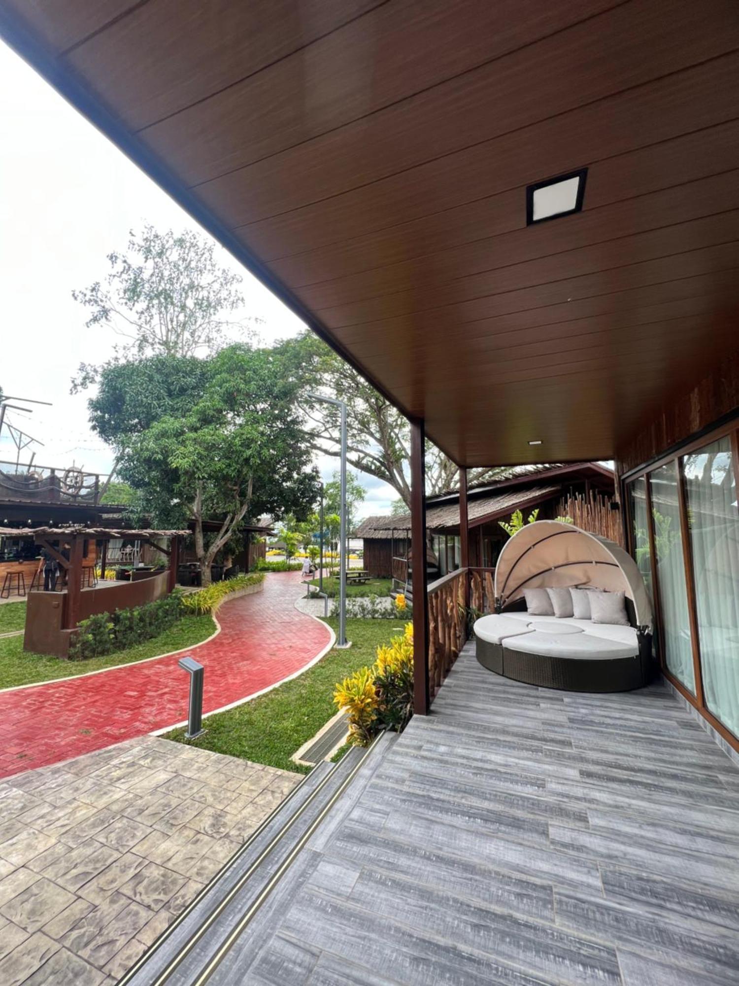 Crusoe Cabins Costa Azalea Samal Exteriér fotografie