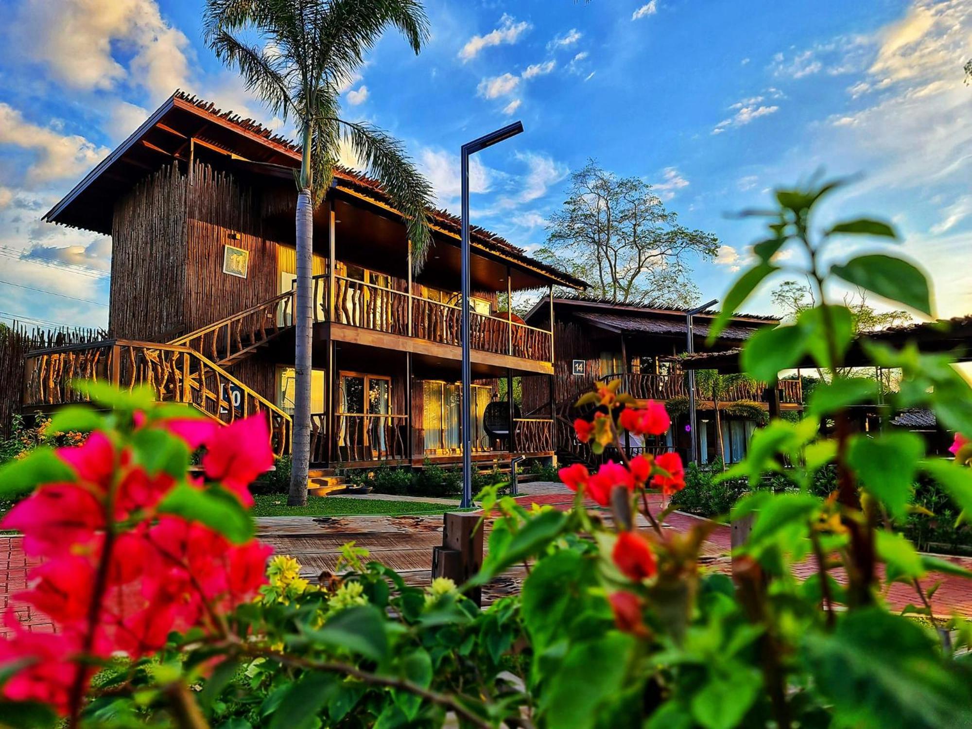 Crusoe Cabins Costa Azalea Samal Exteriér fotografie
