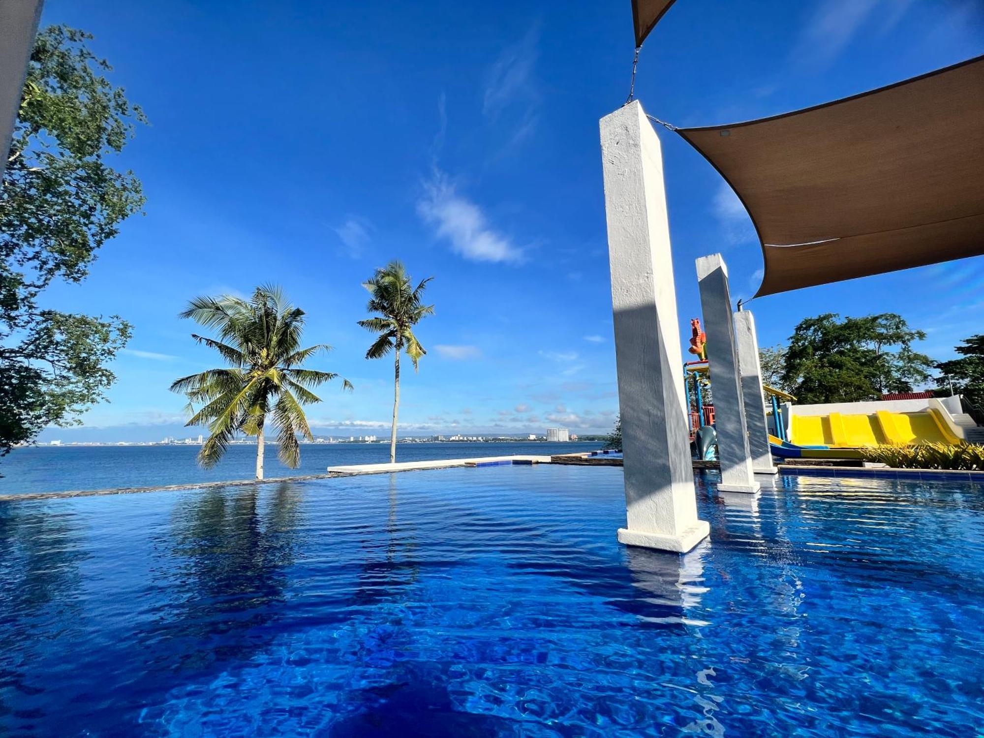 Crusoe Cabins Costa Azalea Samal Exteriér fotografie